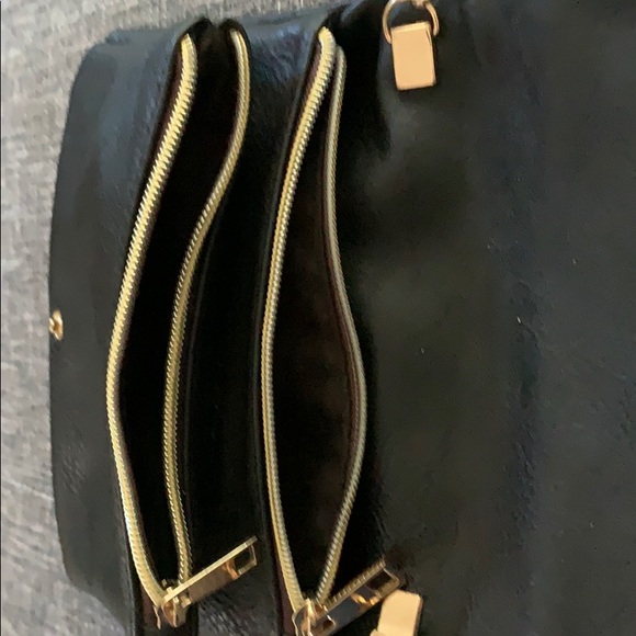 Deena & Ozzy crossbody purse - Picture 4 of 4